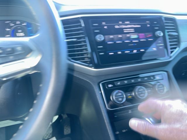 2022 Volkswagen Atlas Cross Sport 2.0T SE w/Technology