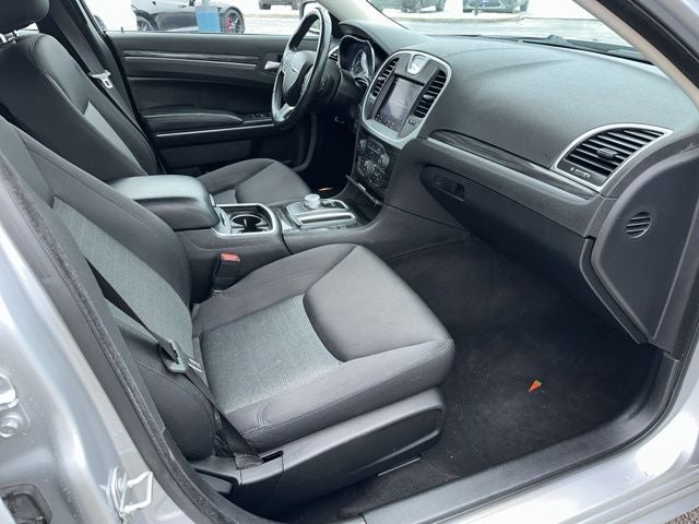 2022 Chrysler 300 Touring