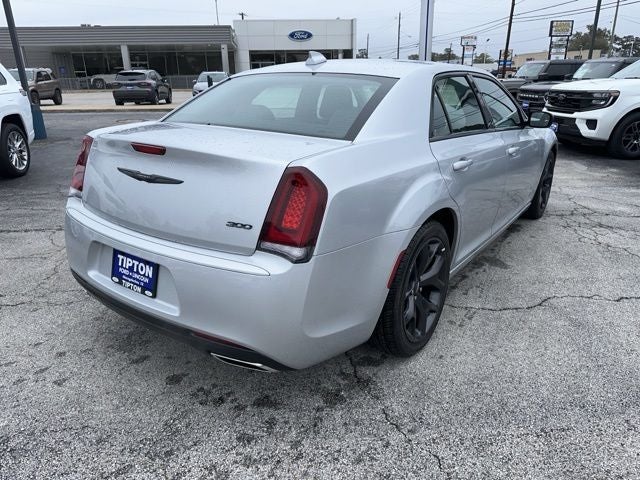 2022 Chrysler 300 Touring