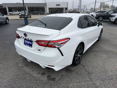 2020 Toyota Camry SE
