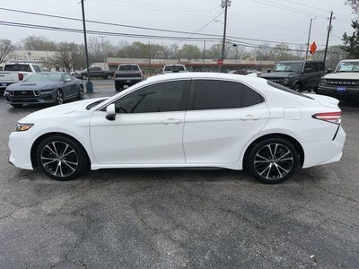 2020 Toyota Camry SE