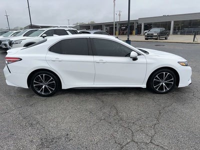 2020 Toyota Camry SE