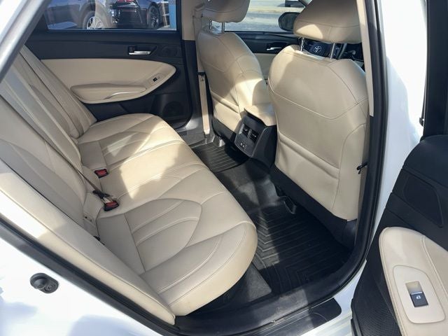 2021 Toyota Avalon Hybrid XLE Plus