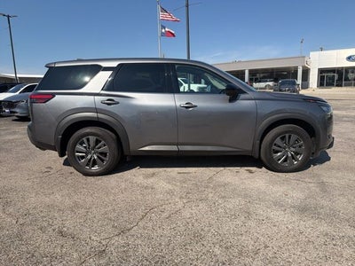 2024 Nissan Pathfinder S