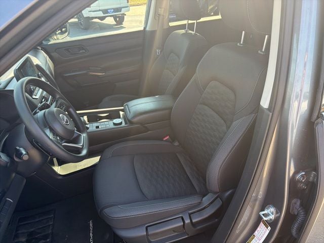 2024 Nissan Pathfinder S