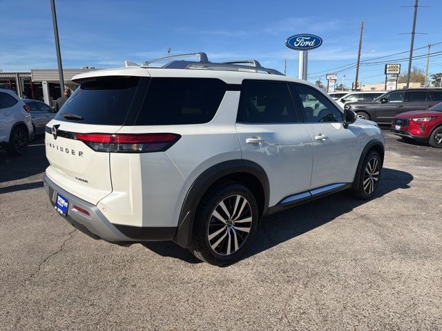 2023 Nissan Pathfinder Platinum