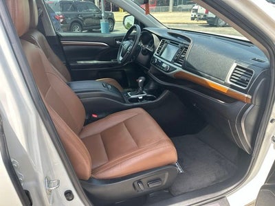 2019 Toyota Highlander Limited Platinum