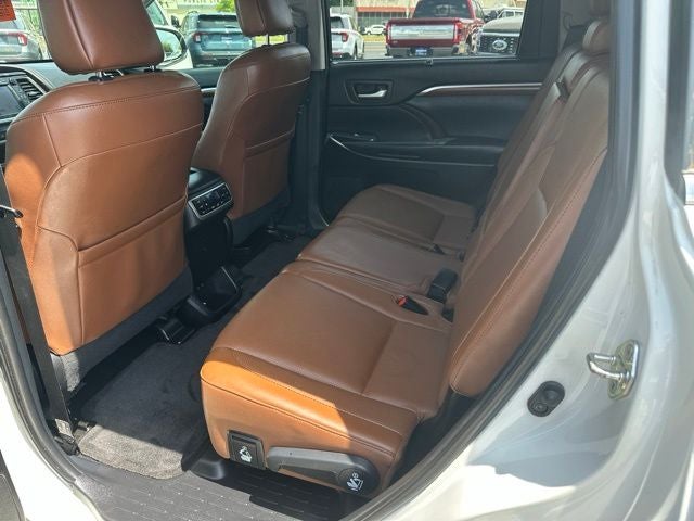 2019 Toyota Highlander Limited Platinum