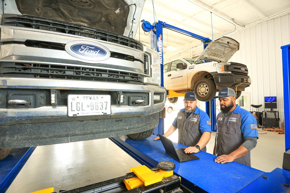Tipton Ford team speaks with a commercial fleet client.